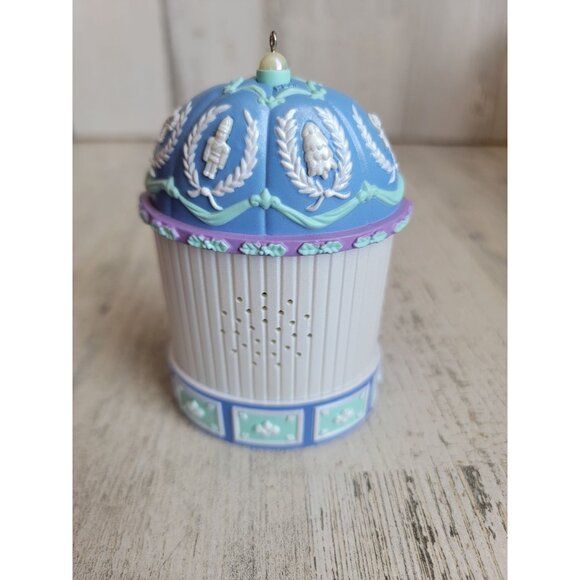 Carlton Cards Land of ice snow Nutcracker Suite ornament Xmas music - Picture 5 of 8